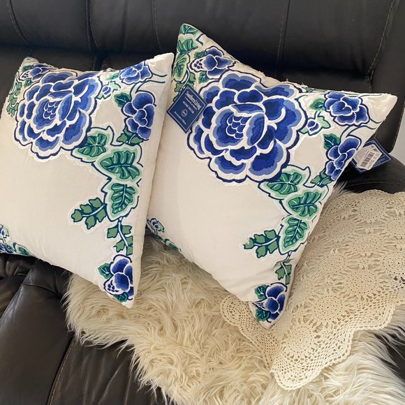 Southern Living Floral Throw Pillows - Picture 2 of 6